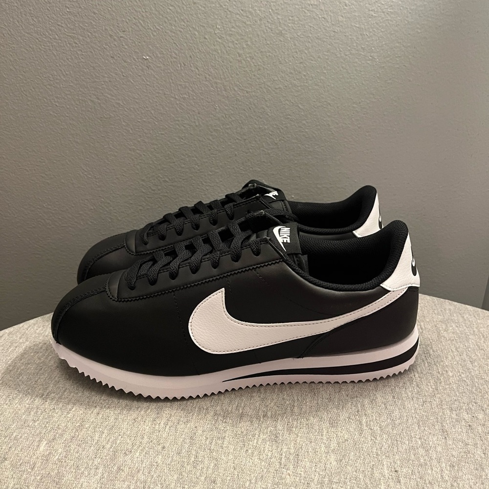 Nike Cortez Black White Sneaker Men's Athletic Shoe Size 11.5 DM4044 001 - Picture 2 of 11